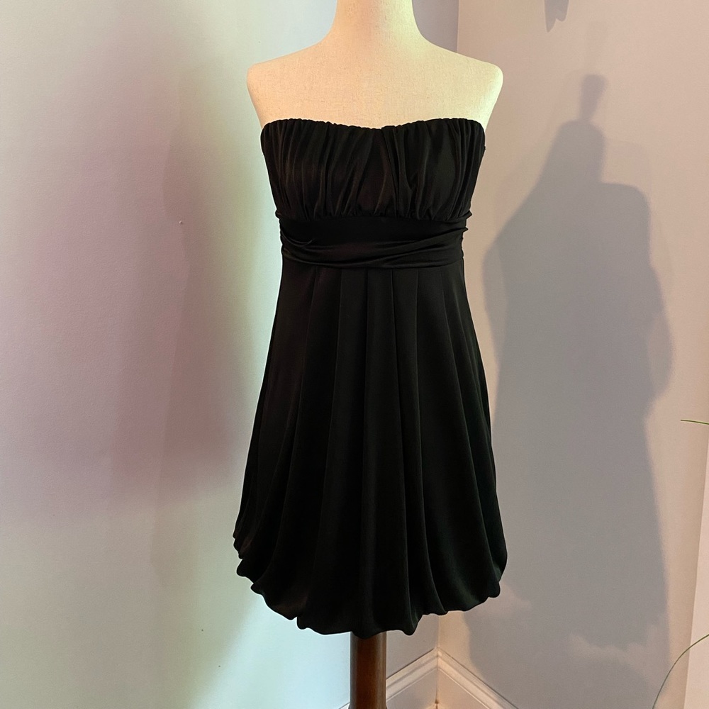 Forever 21 Womens size S Black Sweetheart Strapless Mini Bubble dress
